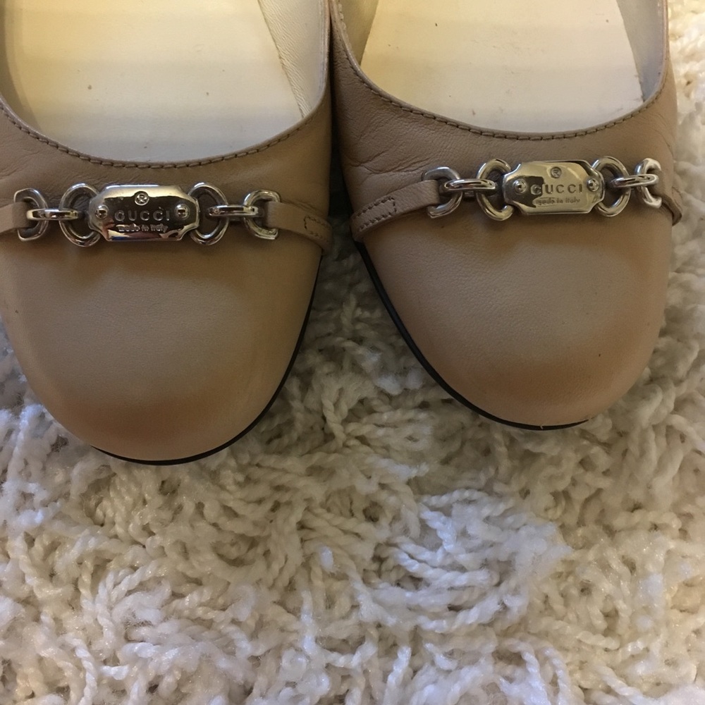 ❌SOLD❌ GUCCI Authentic Flats in Tan/Beige Color Size 6.5 - Picture 2 of 5